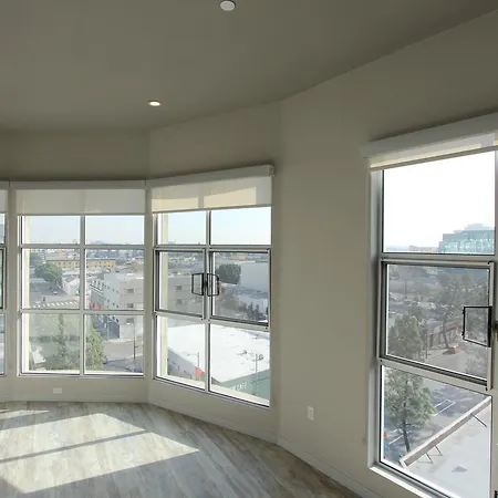 Downtown L.A. Sky View Penthouse & 4 Beds Hotel